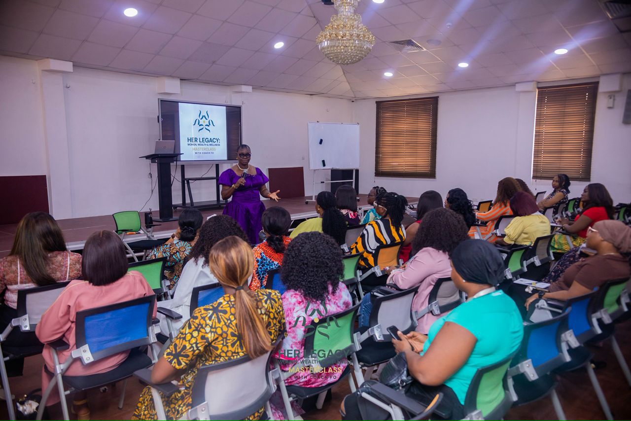 Coach FO teaching women at a live masterclass session